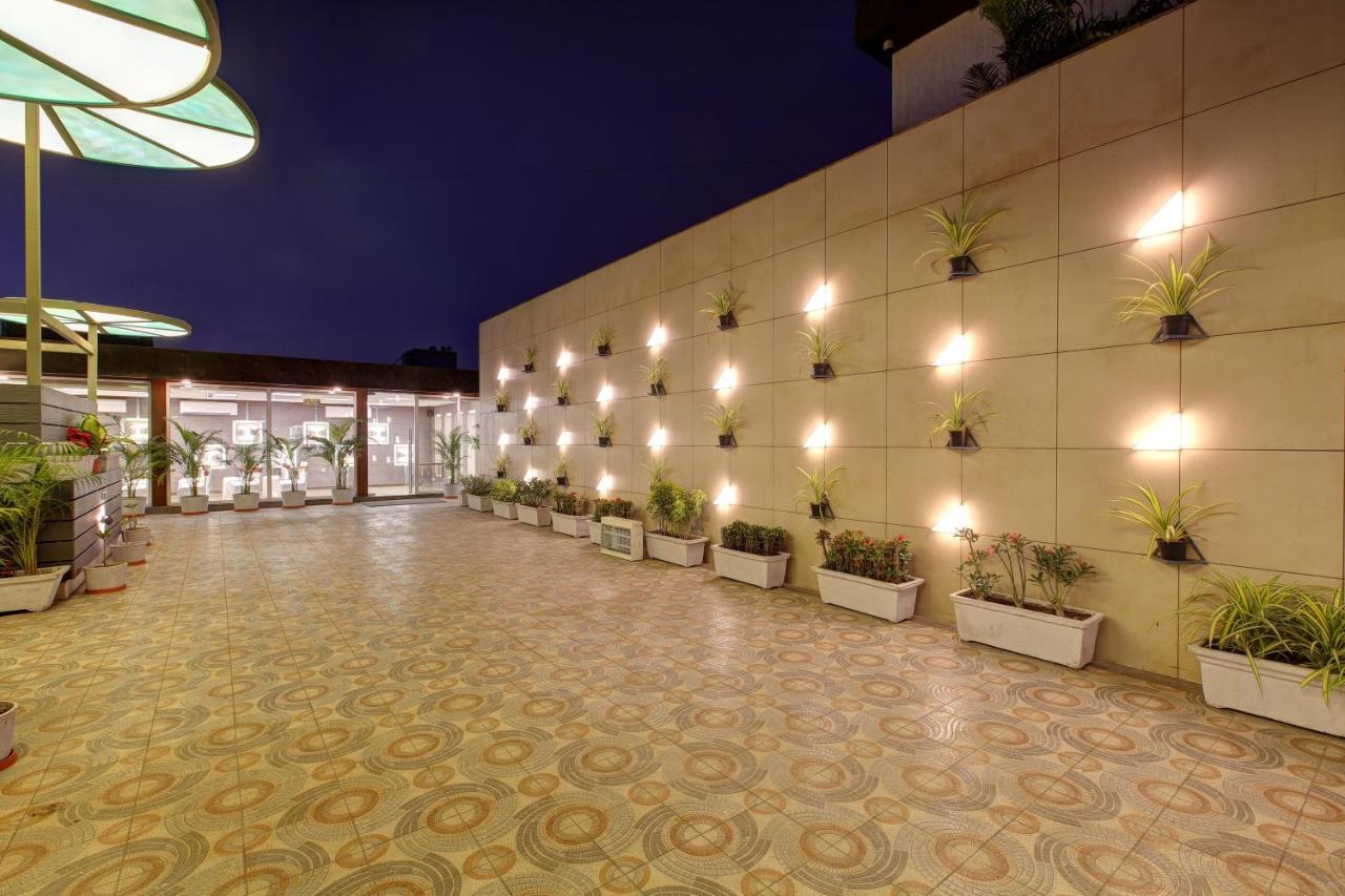 Hotel The Lotus Park Ahmedabad Exterior photo